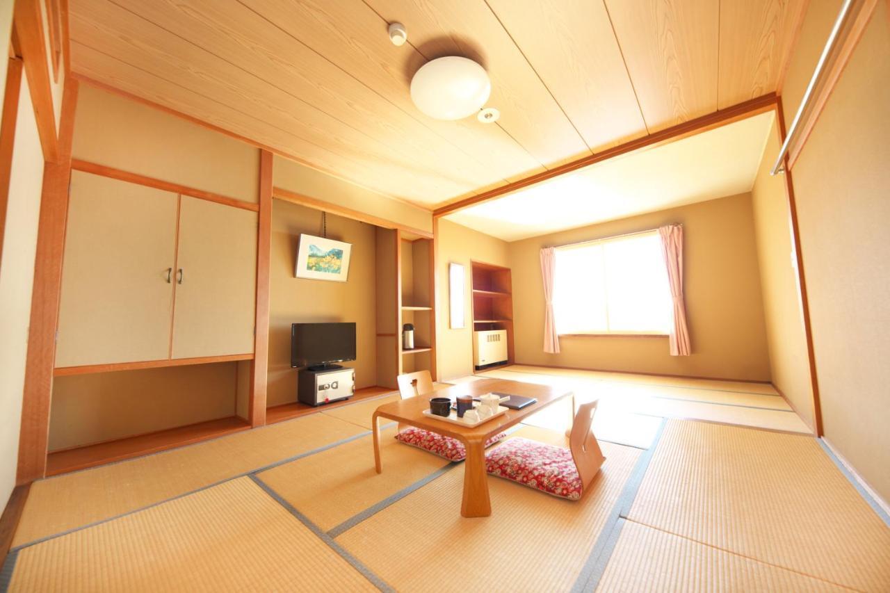 Shiga Swiss Inn Shiga Kogen Esterno foto
