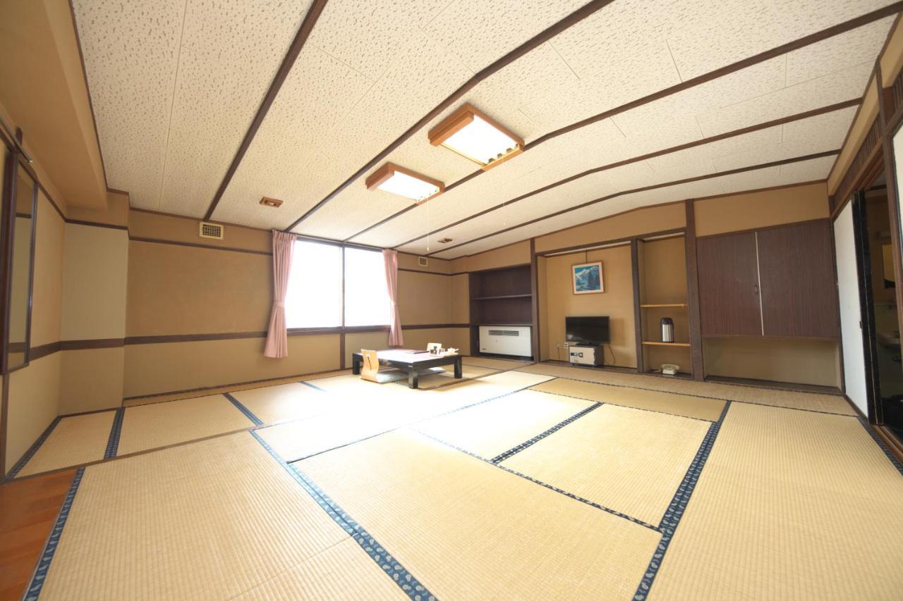 Shiga Swiss Inn Shiga Kogen Esterno foto