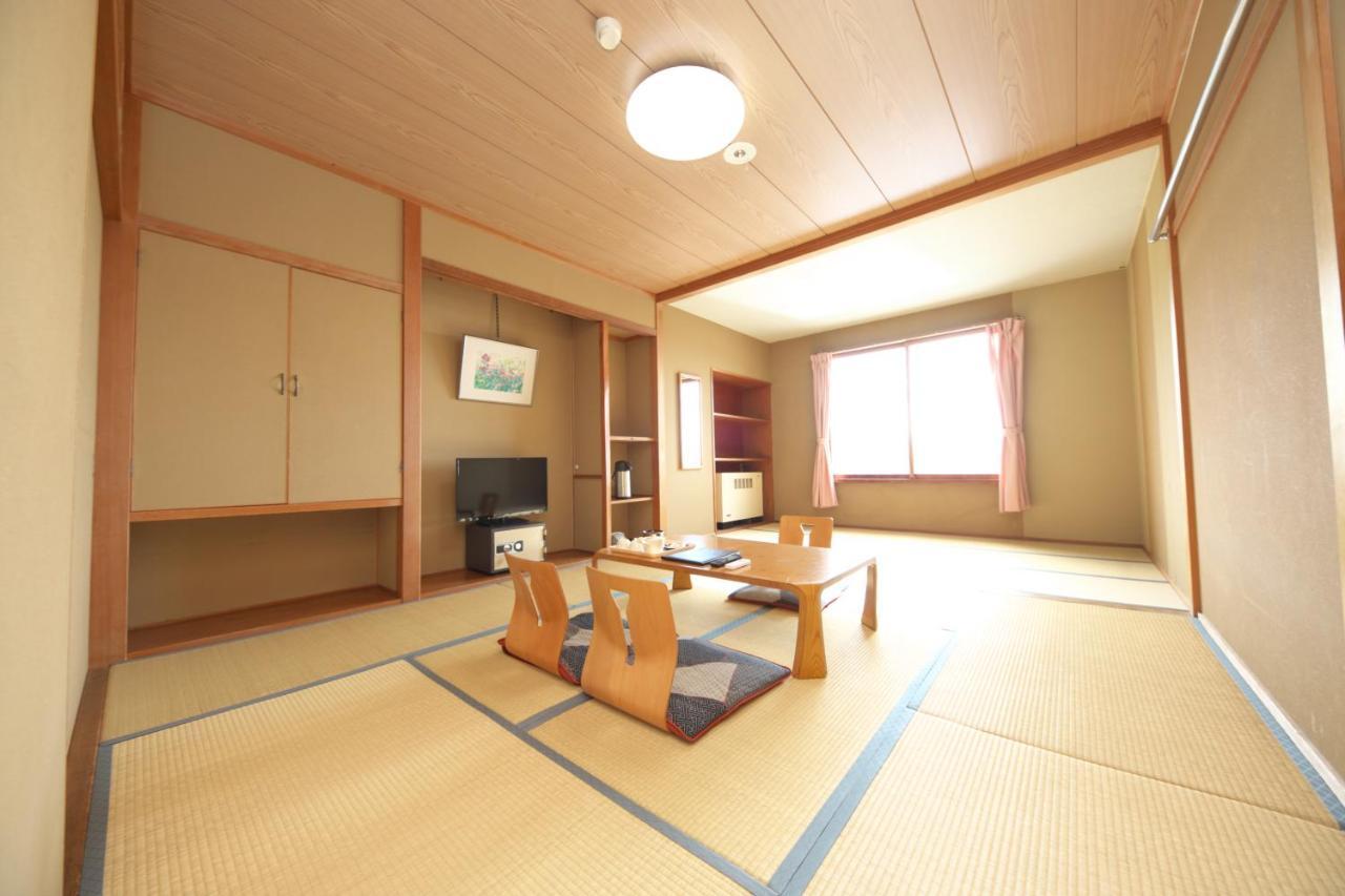 Shiga Swiss Inn Shiga Kogen Esterno foto